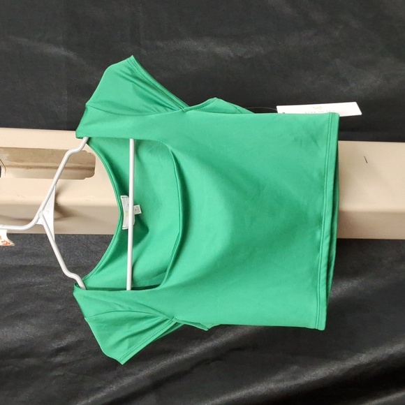Green Square Neck Crop Top - Picture 4 of 6